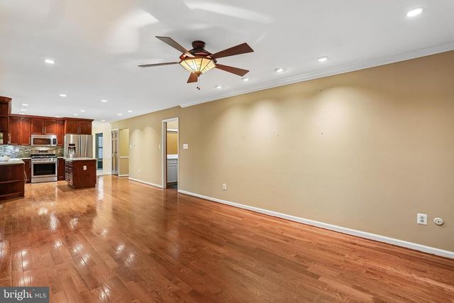 110 SUMMIT HALL RD, Gaithersburg, MD 20877