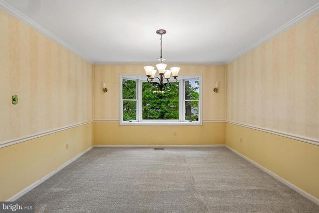 110 SUMMIT HALL RD, Gaithersburg, MD 20877