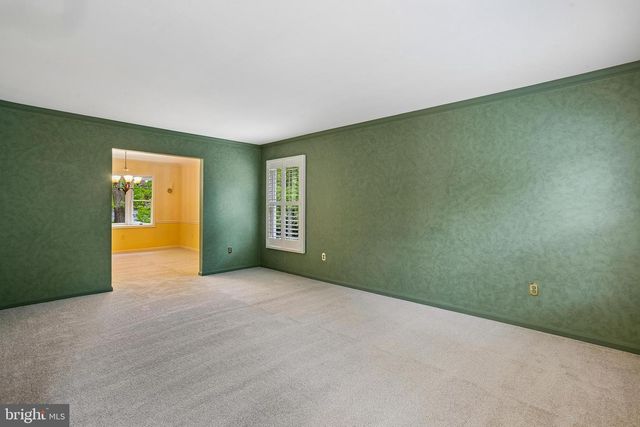 110 SUMMIT HALL RD, Gaithersburg, MD 20877