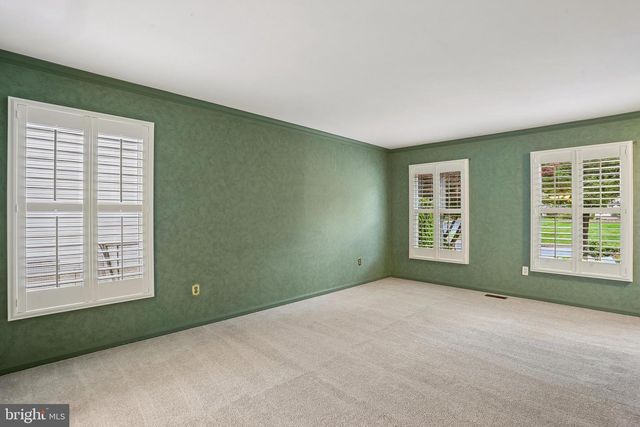 110 SUMMIT HALL RD, Gaithersburg, MD 20877