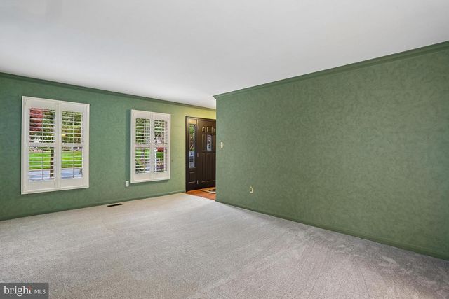 110 SUMMIT HALL RD, Gaithersburg, MD 20877
