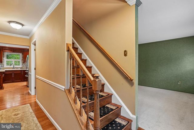 110 SUMMIT HALL RD, Gaithersburg, MD 20877