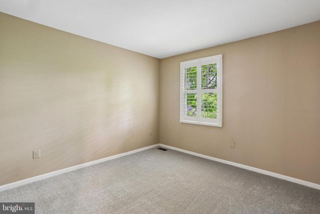 110 SUMMIT HALL RD, Gaithersburg, MD 20877
