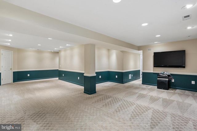 110 SUMMIT HALL RD, Gaithersburg, MD 20877