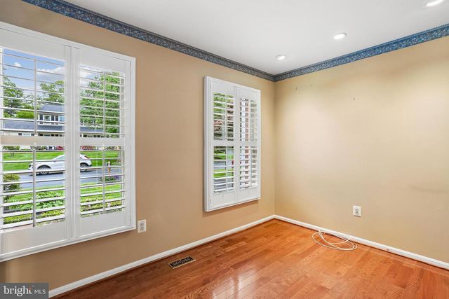 110 SUMMIT HALL RD, Gaithersburg, MD 20877