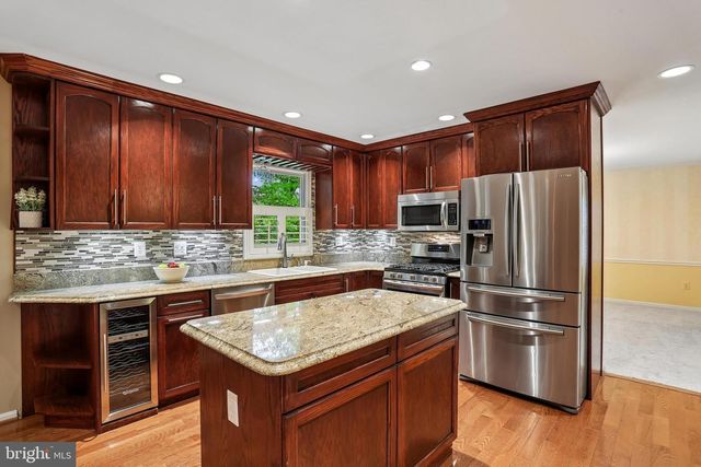 110 SUMMIT HALL RD, Gaithersburg, MD 20877