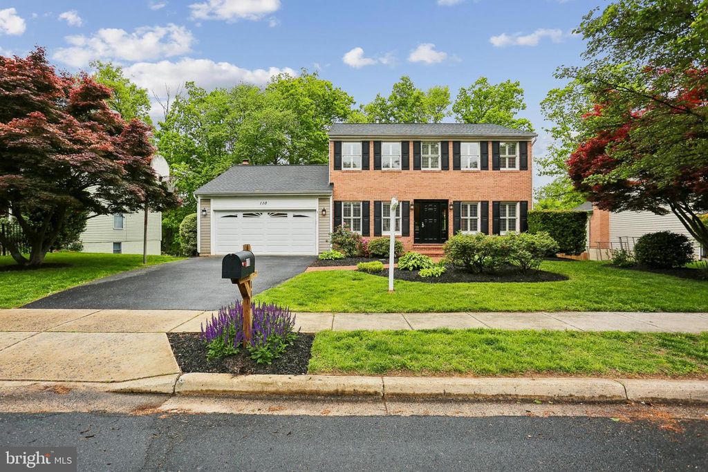 110 SUMMIT HALL RD, Gaithersburg, MD 20877