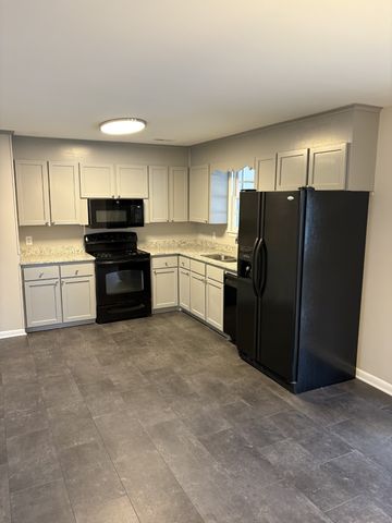 304 Hickory Dr, Old Hickory, TN 37138