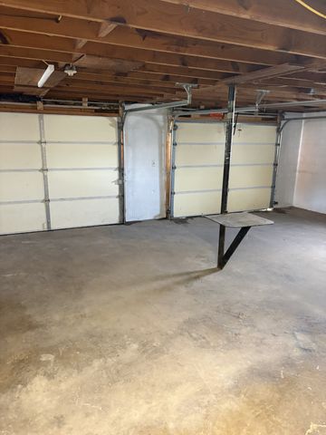 304 Hickory Dr, Old Hickory, TN 37138