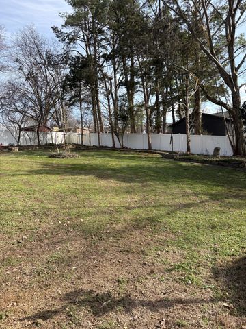 304 Hickory Dr, Old Hickory, TN 37138