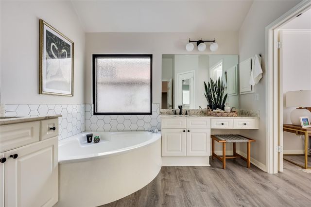 8928 La Siesta BND, Austin, TX 78749