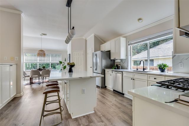 8928 La Siesta BND, Austin, TX 78749
