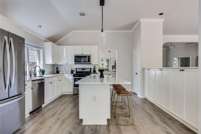8928 La Siesta BND, Austin, TX 78749