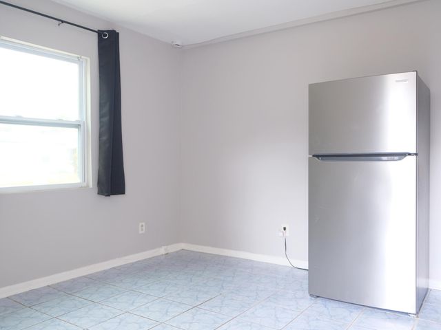 438 ROSELAND Drive studio 2, West Palm Beach, FL 33405
