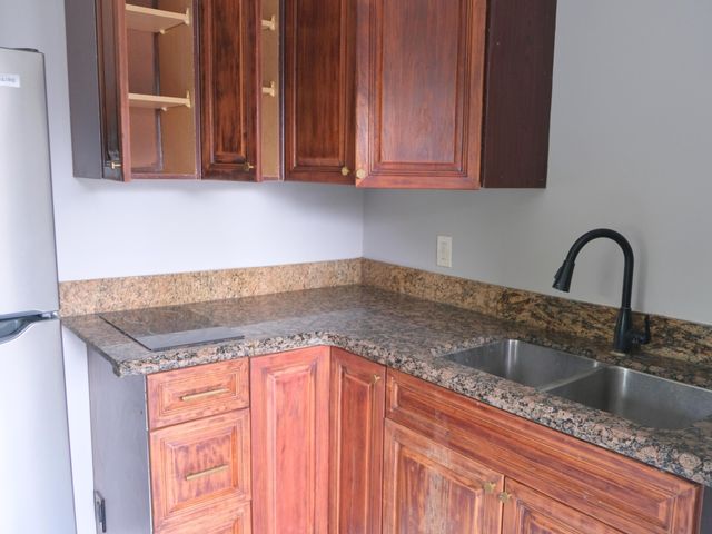 438 ROSELAND Drive studio 2, West Palm Beach, FL 33405