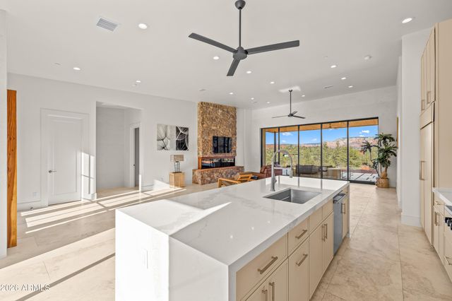 10 Amber Cliffs Way, Sedona, AZ 86336