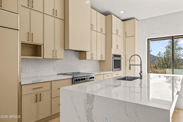 10 Amber Cliffs Way, Sedona, AZ 86336