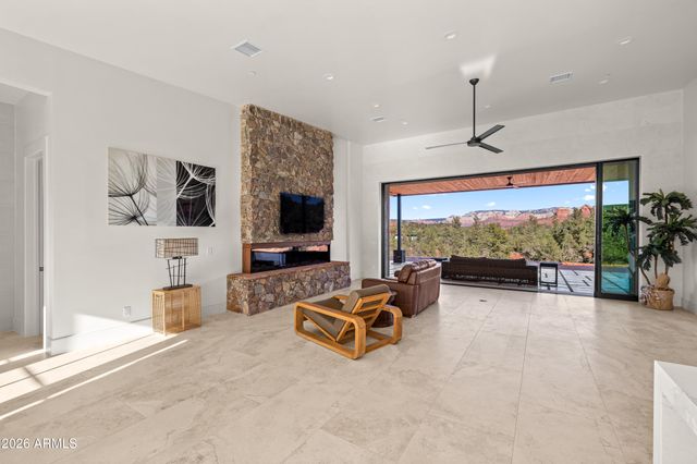 10 Amber Cliffs Way, Sedona, AZ 86336