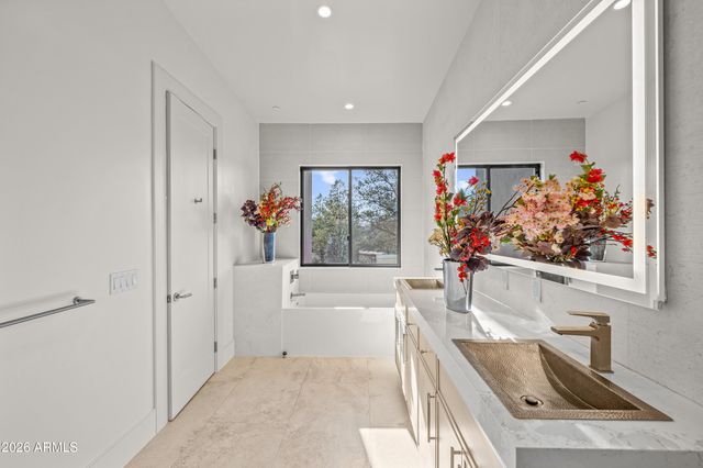 10 Amber Cliffs Way, Sedona, AZ 86336