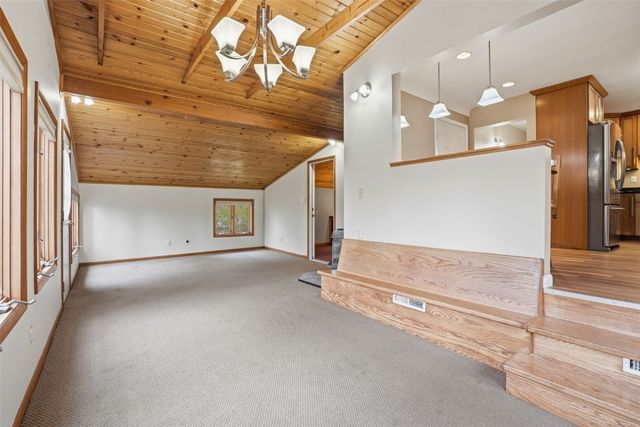 165 Timber Lane, Robins, IA 52328