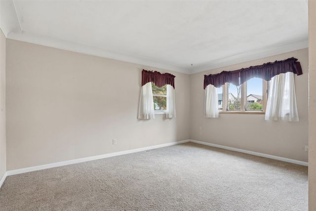 165 Timber Lane, Robins, IA 52328