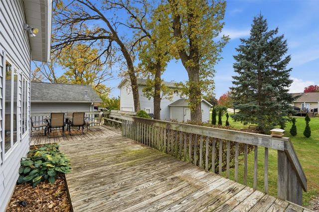 165 Timber Lane, Robins, IA 52328