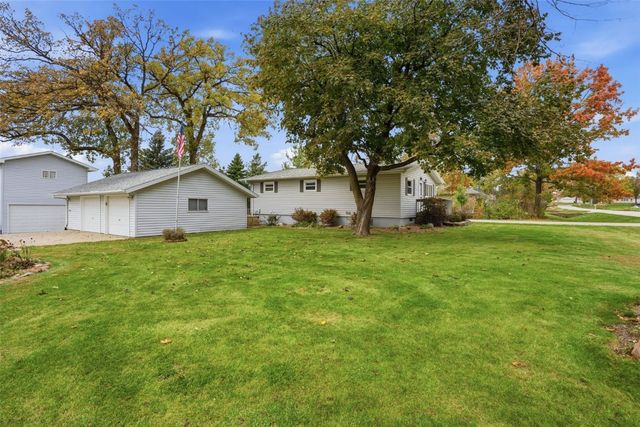 165 Timber Lane, Robins, IA 52328