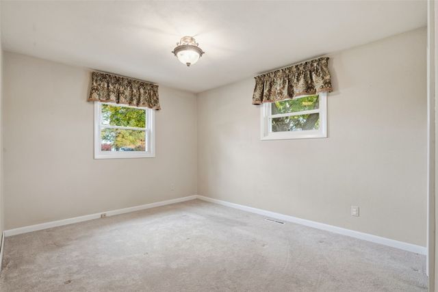 165 Timber Lane, Robins, IA 52328