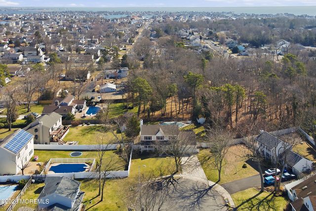 19 Shasta Lane, Toms River, NJ 08753