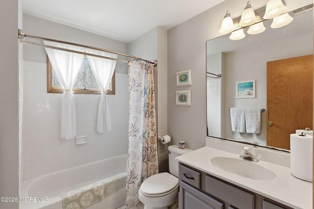 19 Shasta Lane, Toms River, NJ 08753