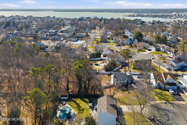 19 Shasta Lane, Toms River, NJ 08753