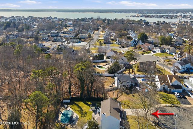 19 Shasta Lane, Toms River, NJ 08753