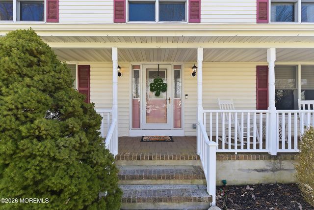 19 Shasta Lane, Toms River, NJ 08753