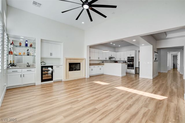 11251 La Madre Ridge Drive, Las Vegas, NV 89135