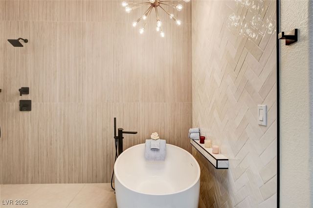 11251 La Madre Ridge Drive, Las Vegas, NV 89135