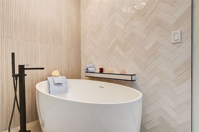 11251 La Madre Ridge Drive, Las Vegas, NV 89135