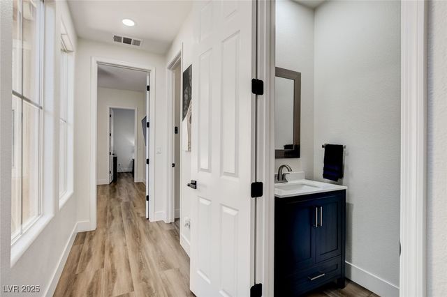 11251 La Madre Ridge Drive, Las Vegas, NV 89135