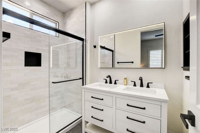 11251 La Madre Ridge Drive, Las Vegas, NV 89135