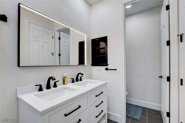 11251 La Madre Ridge Drive, Las Vegas, NV 89135