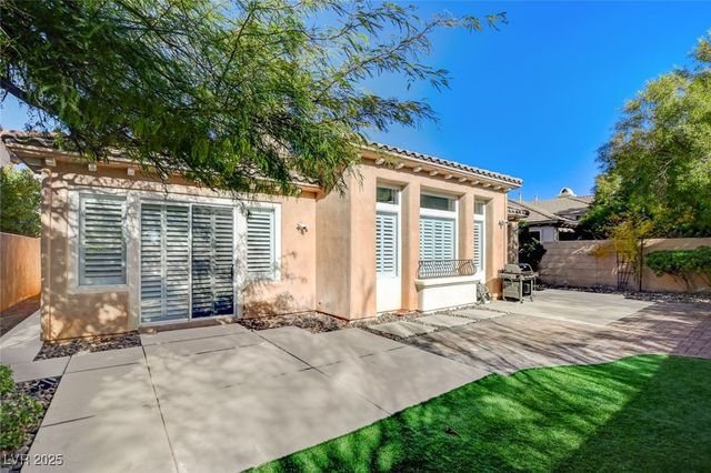 11251 La Madre Ridge Drive, Las Vegas, NV 89135