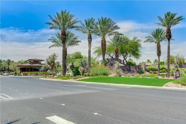 11251 La Madre Ridge Drive, Las Vegas, NV 89135