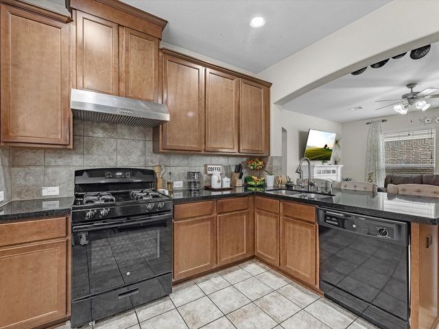 10518 Sun River Falls Drive, Humble, TX 77396