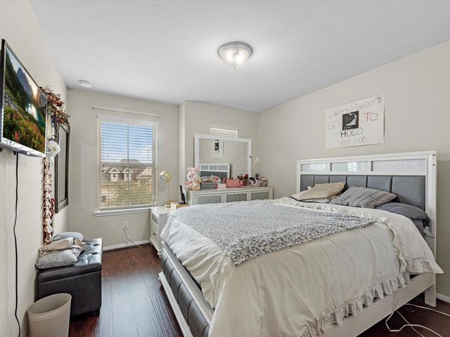 10518 Sun River Falls Drive, Humble, TX 77396