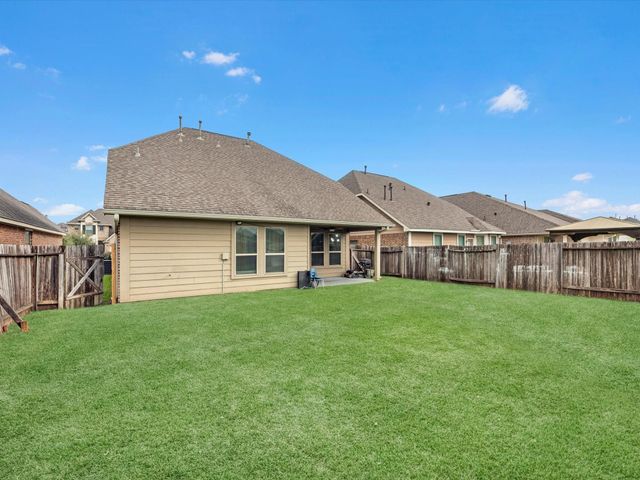 10518 Sun River Falls Drive, Humble, TX 77396