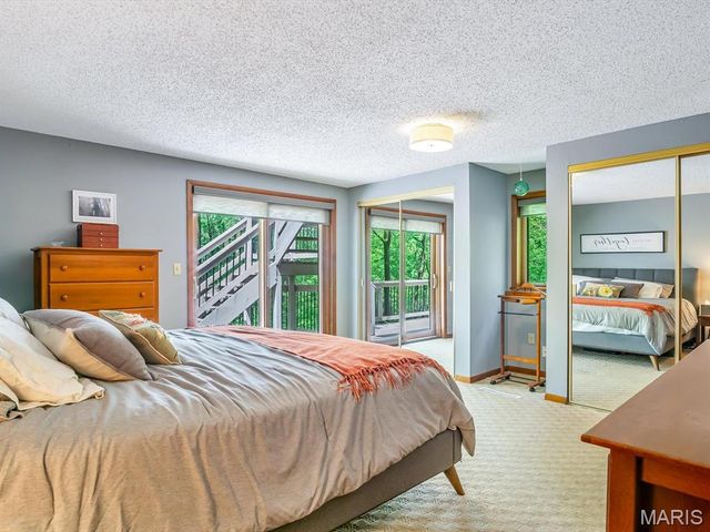 44 Larkmoor Drive, Glen Carbon, IL 62034