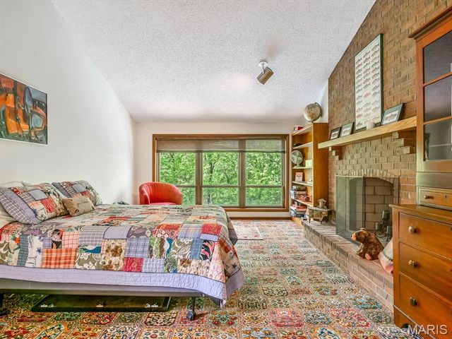 44 Larkmoor Drive, Glen Carbon, IL 62034