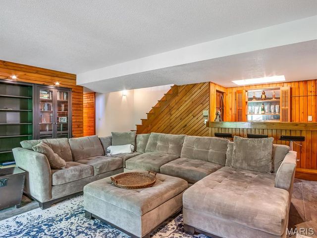 44 Larkmoor Drive, Glen Carbon, IL 62034