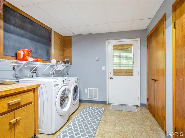 44 Larkmoor Drive, Glen Carbon, IL 62034