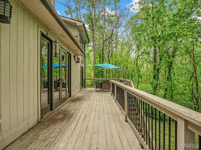 44 Larkmoor Drive, Glen Carbon, IL 62034
