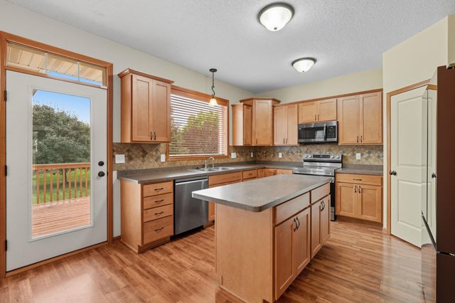 11333 Ivywood Trail, Woodbury, MN 55129